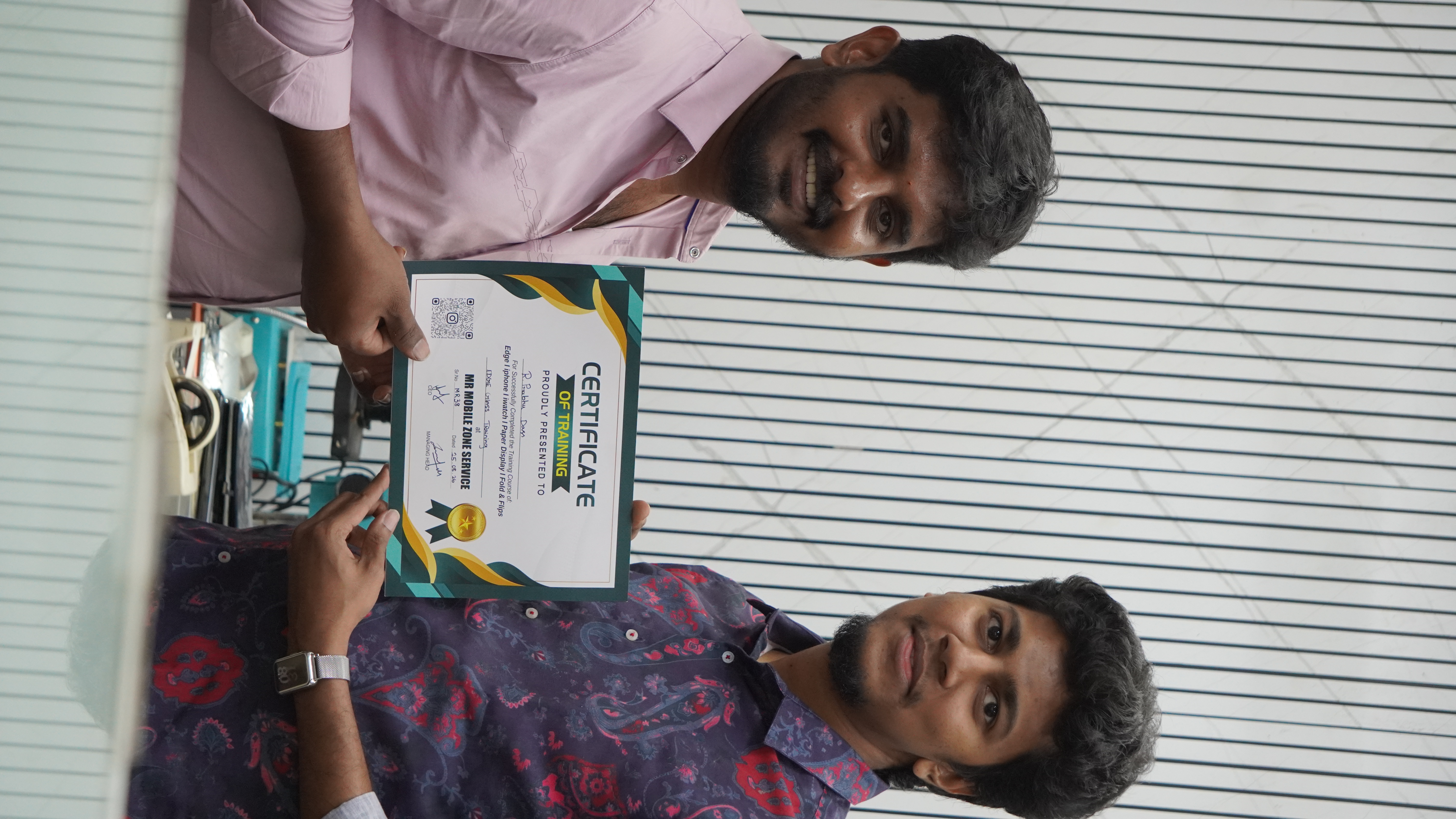 MR.Mobile Zone Service training graduate 1 with Certificate of Training